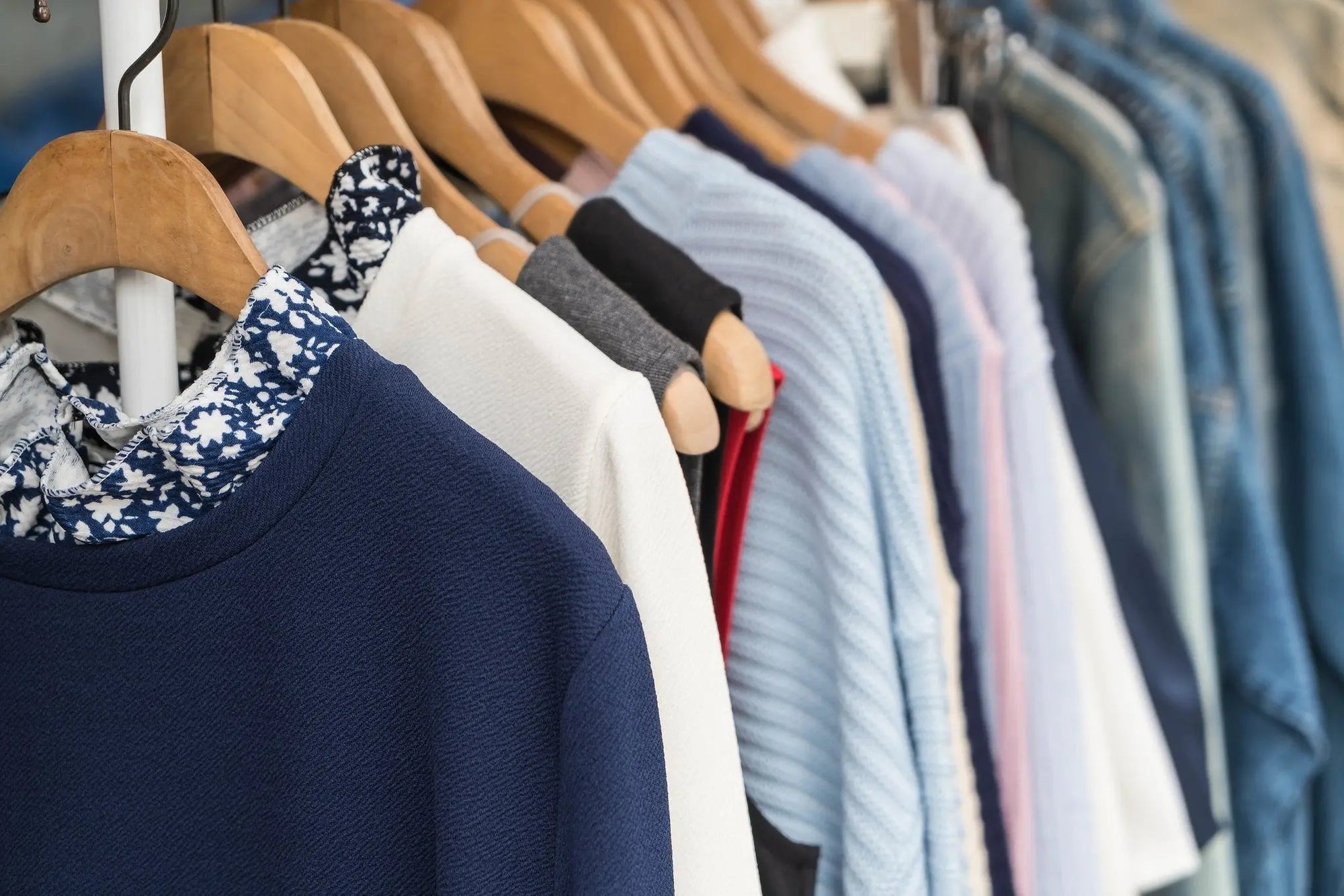 Du recyclage à l’upcycling : redonner vie aux vêtements - BLOOMING