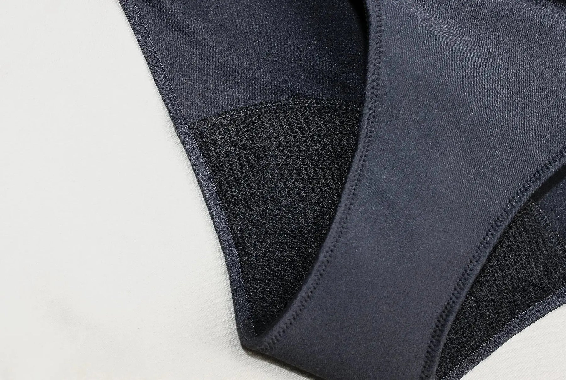 Super Marie Noir Culotte Menstruelle en coton et dentelle - Blooming_Rocks - 4